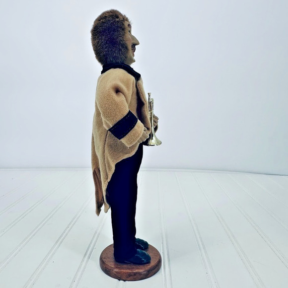 Vintage Classic Christmas Adult Caroler Wood Base Trumpeter Victorian Decoration - Picture 6 of 9
